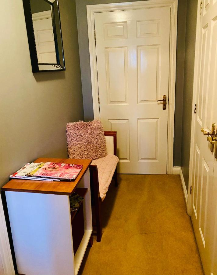Modern Ground Floor Apartment With Free Parking Very Near Centre 리펀 외부 사진